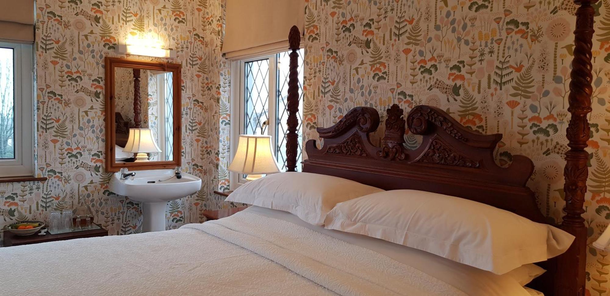Bed and Breakfast Wychwood House Penally Esterno foto