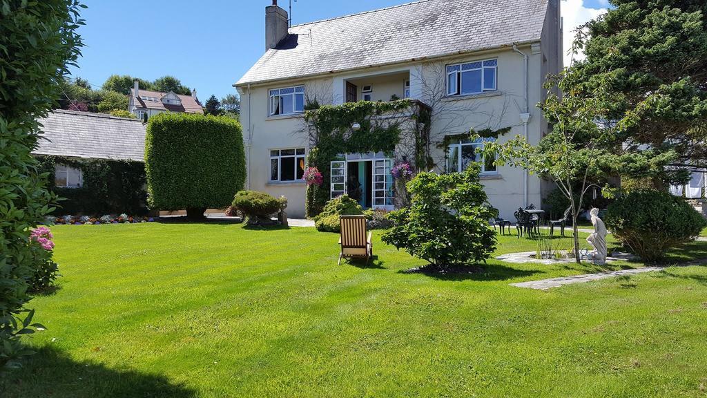 Bed and Breakfast Wychwood House Penally Esterno foto