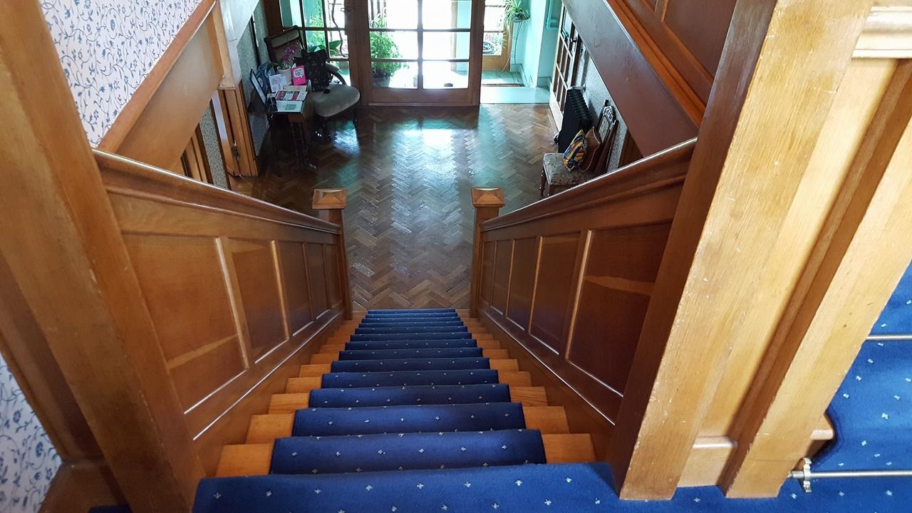 Bed and Breakfast Wychwood House Penally Esterno foto