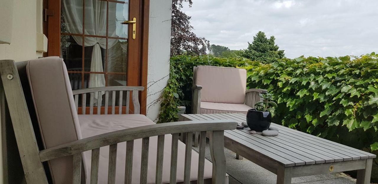 Bed and Breakfast Wychwood House Penally Esterno foto